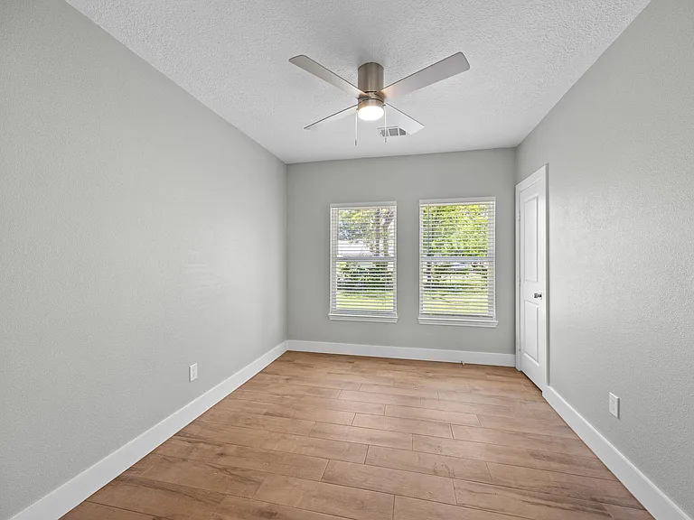 3916 Kennon St — Photo 13