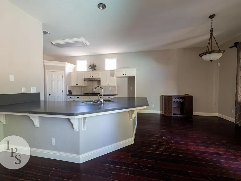 2389 Prescott Ave — Photo 8