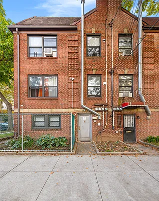 Rented by SERHANT. | media 11