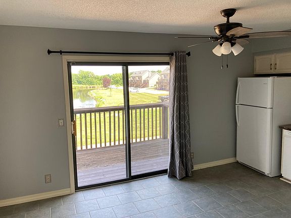 3rd image of 209 Stonebridge Ln