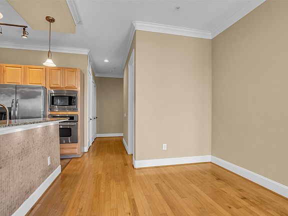 5th image of 7134 Mapleridge St Unit 3F