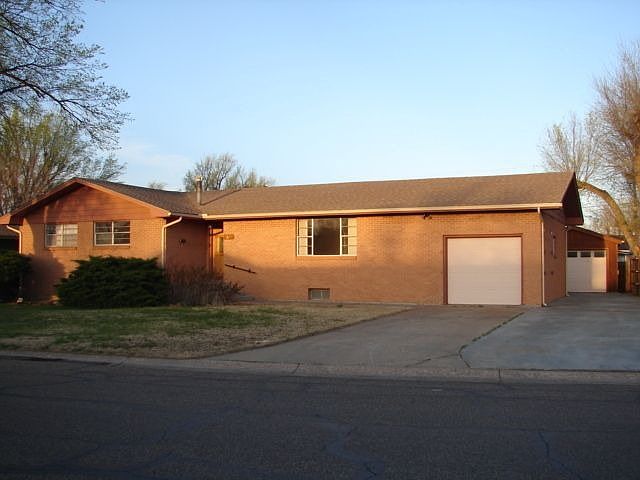 1st image of 1522 N Carlton Ave