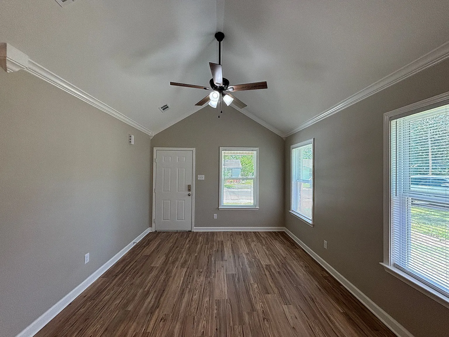 110 East Blvd — Photo 2