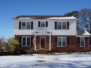 220 Yorkshire Dr, Spartanburg, SC 29301