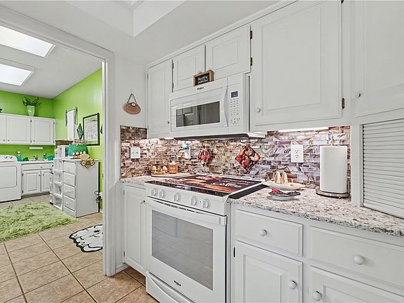5th image of 16 Monikie Dr