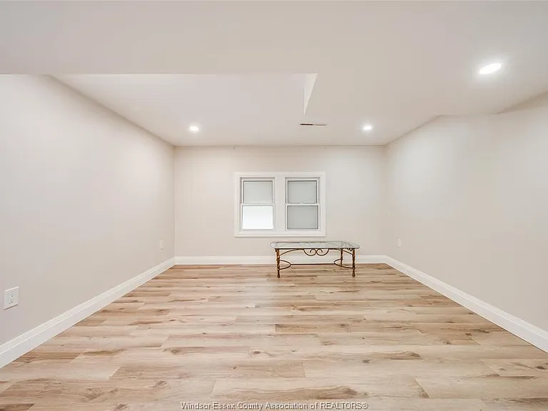 7105 Isabelle Ct — Photo 18