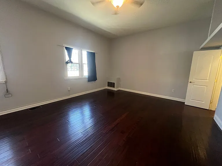 701 S Mariposa Ave — Photo 8