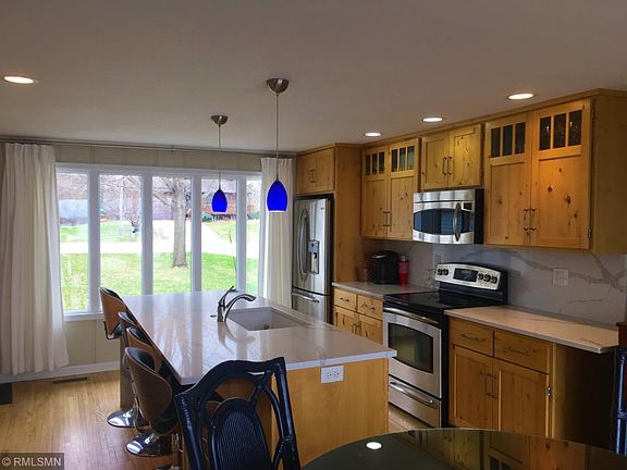 2nd image of 319 Lake Ave S