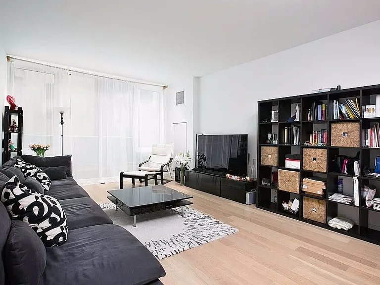 540 W 49th St #106N — Photo 5