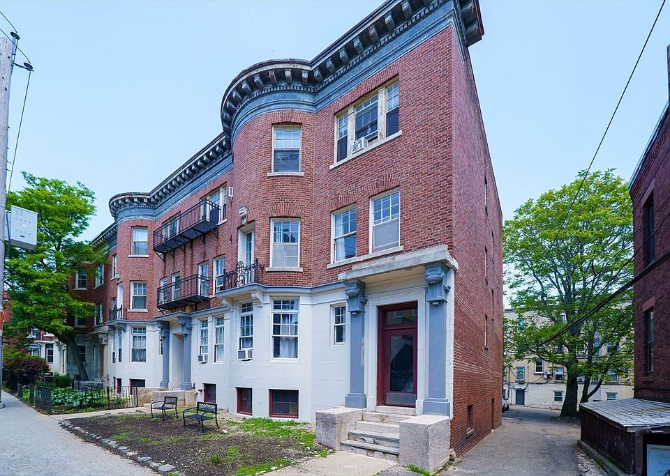 1st image of 39 Strathmore Rd APT 2