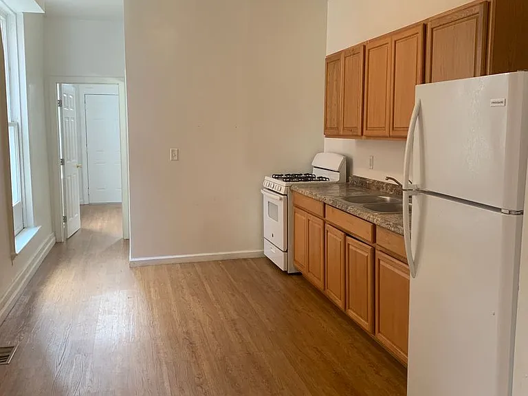 154 Lafayette St #1 — Photo 3