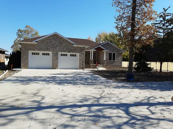 750 Saint Clair Pkwy, Saint Clair, ON N0N 1G0