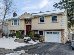 128 Reeve Ave, Bloomingdale, NJ 07403