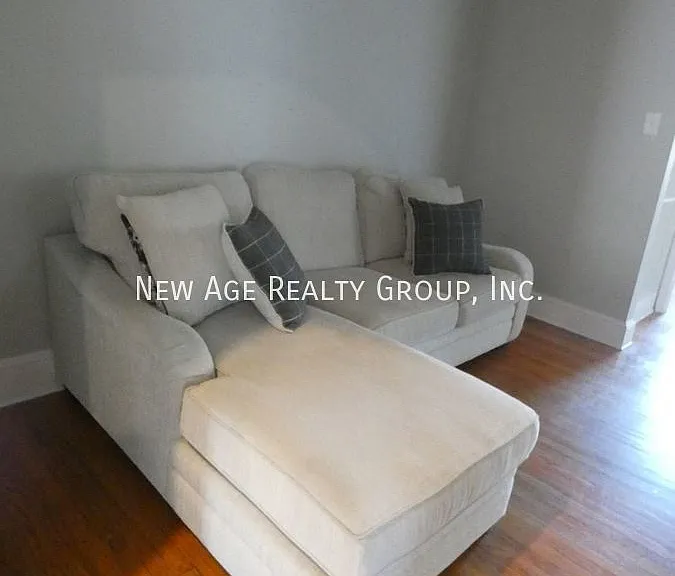 521 S 42nd St #3 — Photo 3