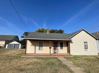 622 N Lincoln St, Russell, KS 67665