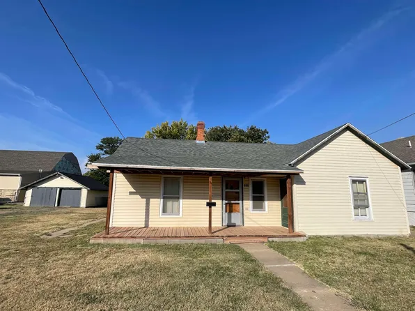 622 N Lincoln St, Russell, KS 67665