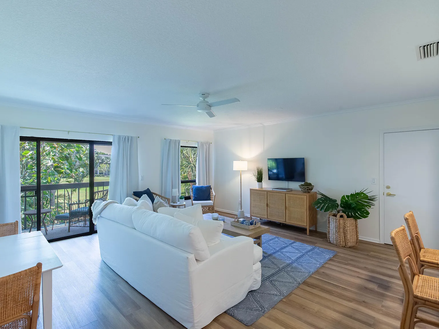 1 bed, 900 sqft, $6,000 — Photo 2