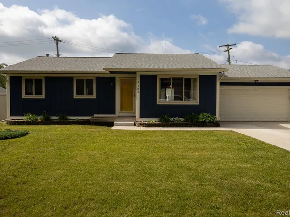 9185 Ashdown Ave, White Lake, MI 48386