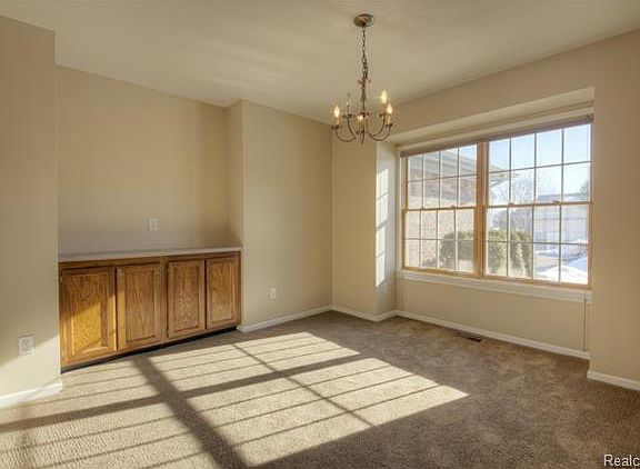 4th image of 2656 Woodmont Dr E