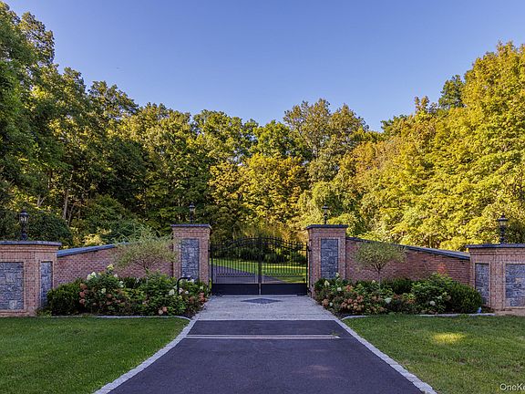 4th image of 2649 Amawalk Road
