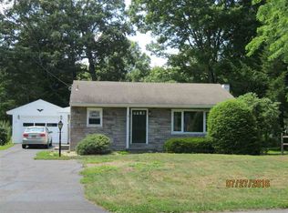 25 Murray Dr, Glenmont, NY 12077