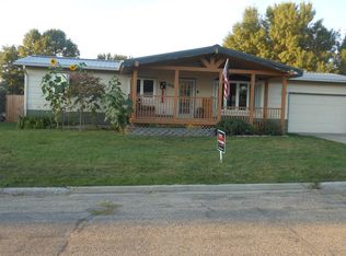 1002 14th St SW, Jamestown, ND 58401