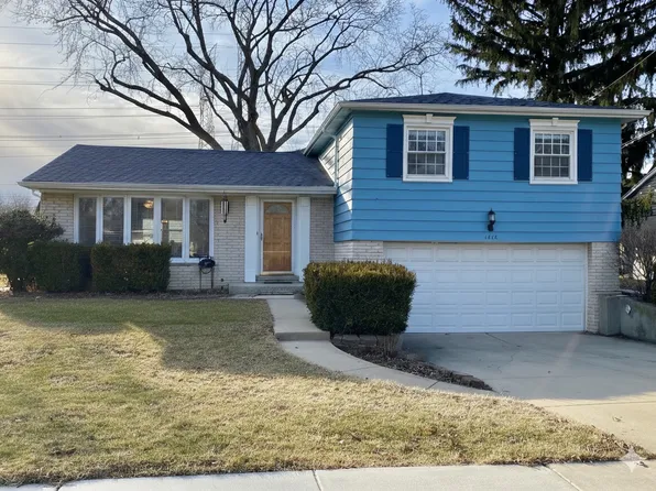 1414 N Indigo Dr, Mount Prospect, IL 60056