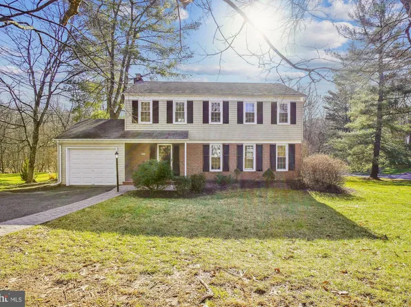12243 Saint James Rd, Potomac, MD 20854