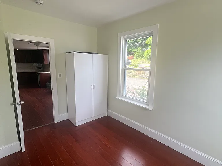 52 Essex St #1 — Photo 3