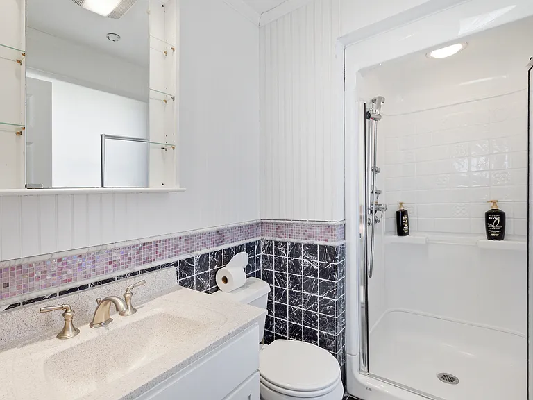 687 Dune Rd — Photo 29
