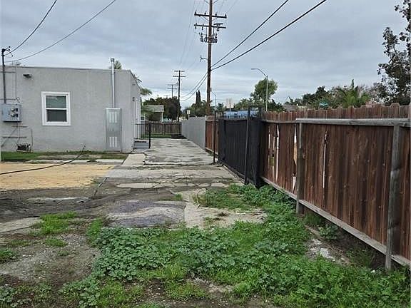 4th image of 1714 E San Marcus St