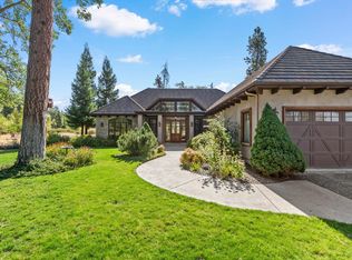 903 Nicklaus Ln, Grants Pass, OR 97526