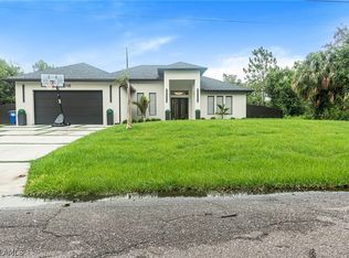 616 Desoto Ave, Lehigh Acres, FL 33972