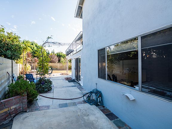 5th image of 8722 Bel Air Cir