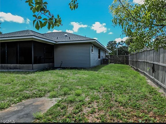 5th image of 8241 Harrisburg Dr