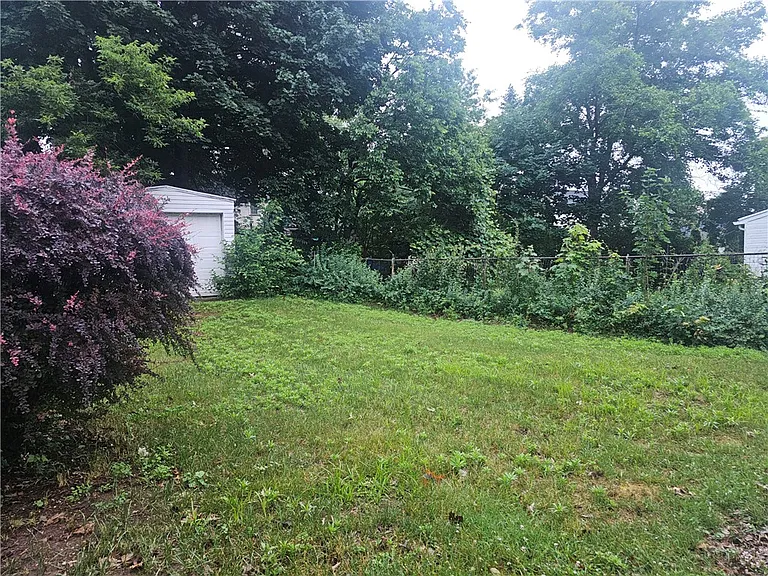 247 W Hickory St — Photo 3
