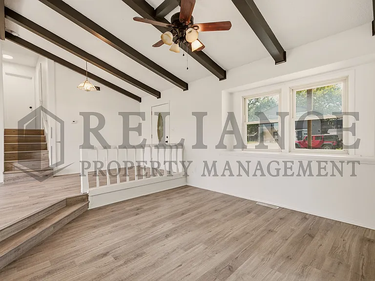 322 S Jonathan St — Photo 17