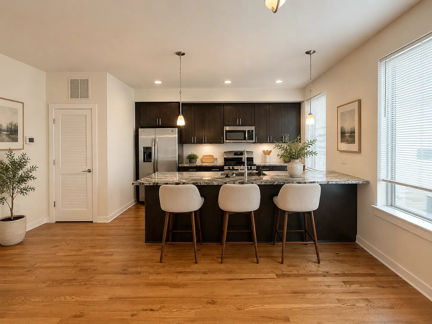 3 bed, 2250 sqft, $2,500 — Photo 4