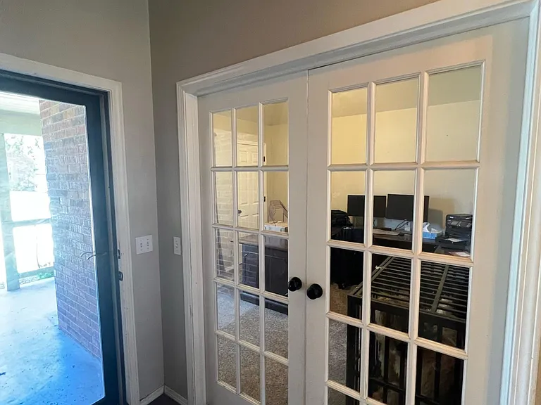 1805 E Jacksonville St — Photo 25