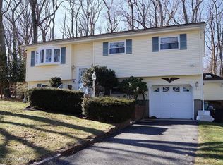17 Birch Dr, Jackson, NJ