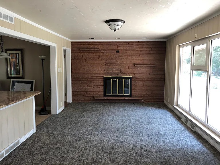7990 Crest Dr — Photo 7
