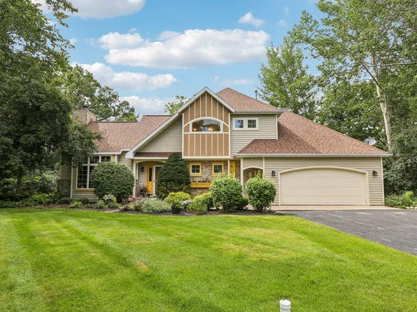 N67W32462 Wildwood Point ROAD, Hartland, WI 53029