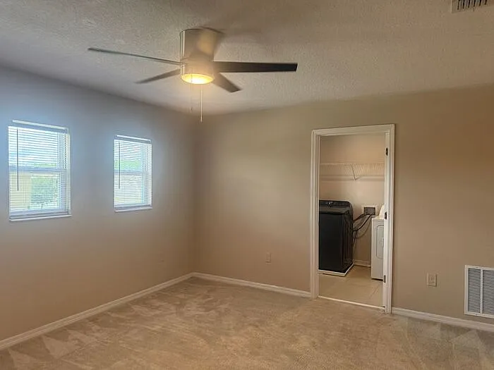 633 Ogelthorpe Dr — Photo 31