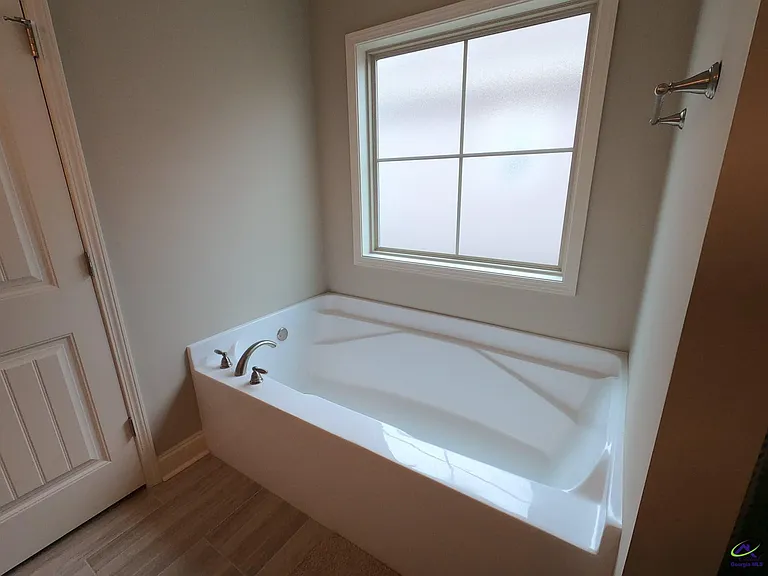 312 Gibson Cir — Photo 13