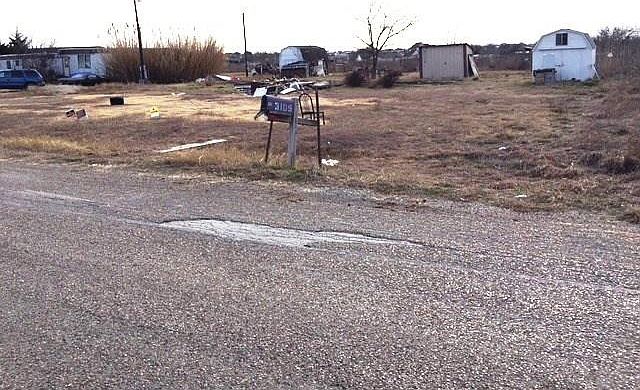 1st image of 3105 Sara Ln