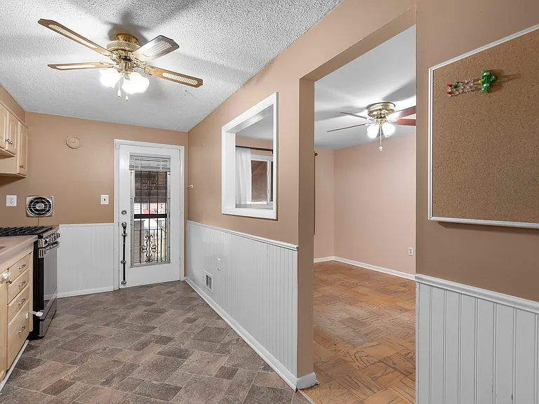 1029 Regina Dr — Photo 8