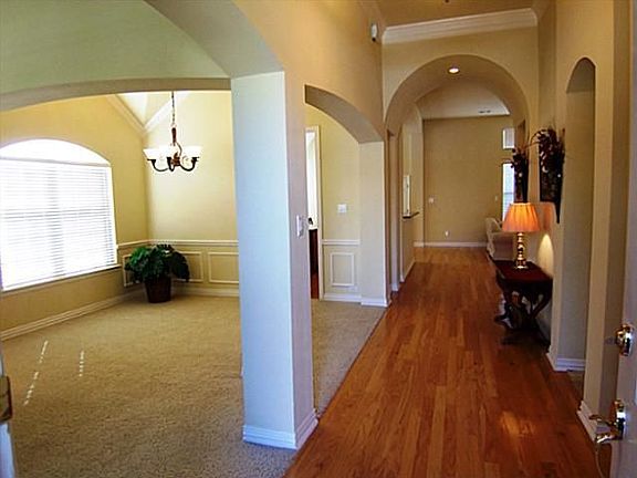 2nd image of 9903 Sugarberry Dr