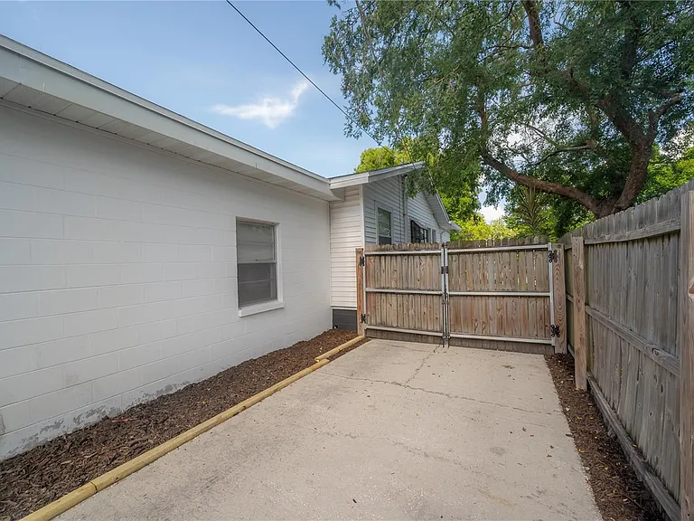 4107 N Seminole Ave — Photo 48