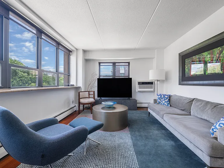 220 Manhattan Ave #5H — Photo 4