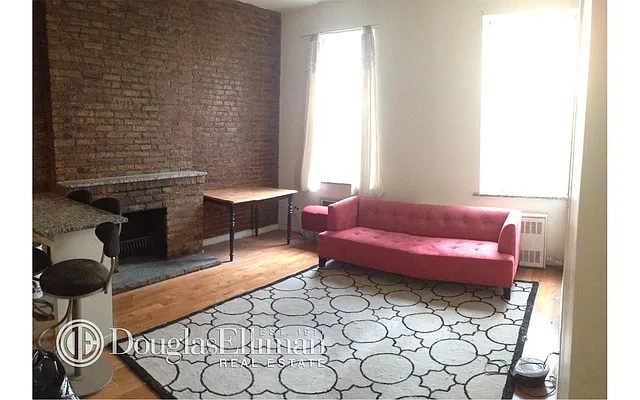 Rented by Douglas Elliman | media 22